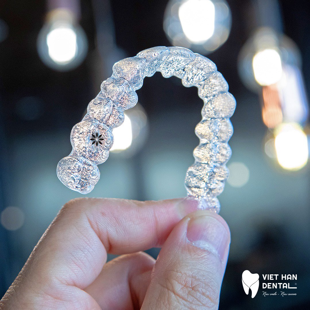 niềng răng trong suốt Invisalign